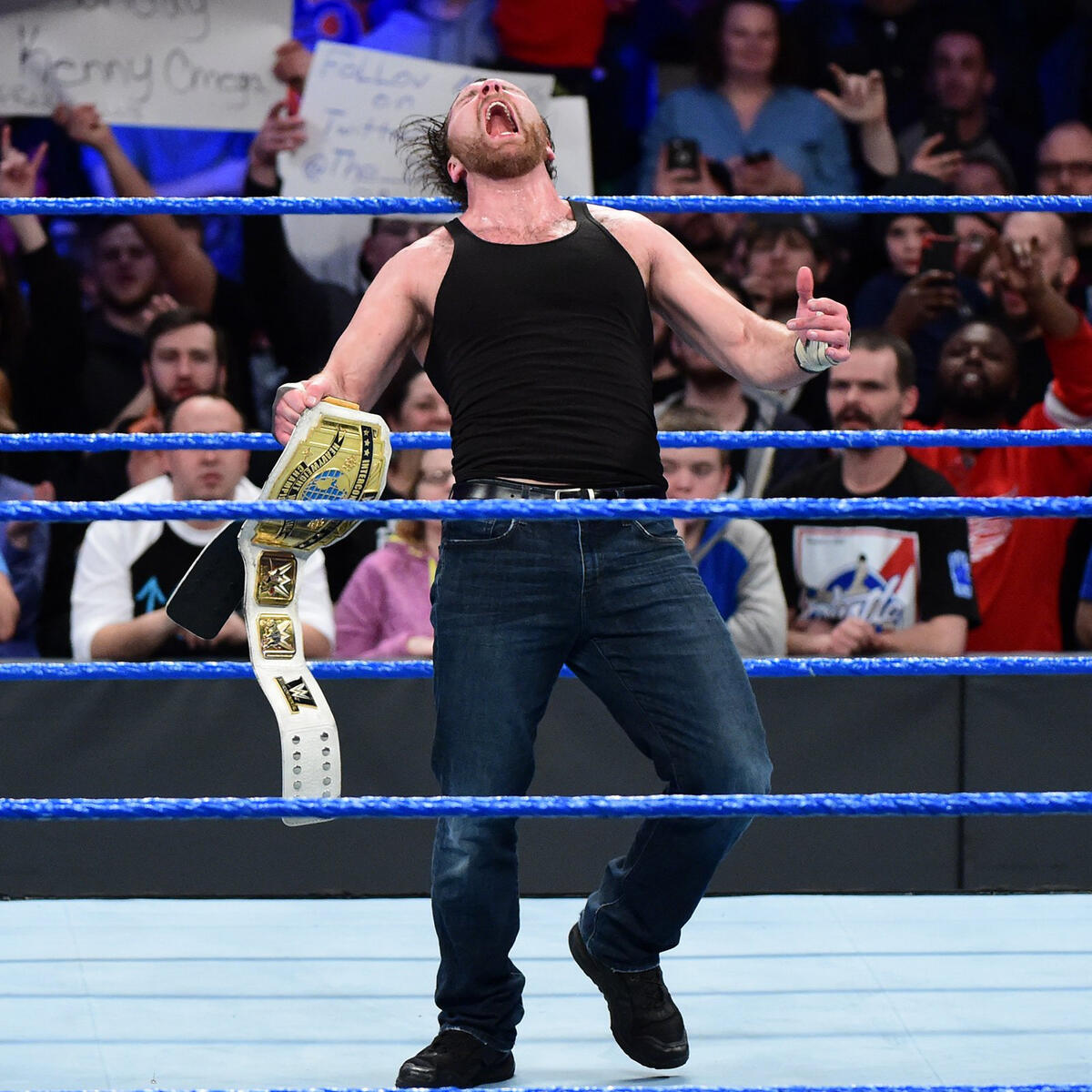 Ambrose retains the Intercontinental Title on the final SmackDown LIVE before Royal Rumble.