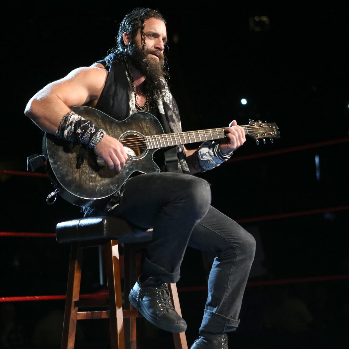 Elias wih guitar on WWE Raw