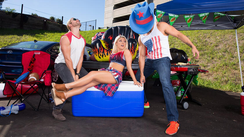 Фотосет: звёзды WWE на пикнике