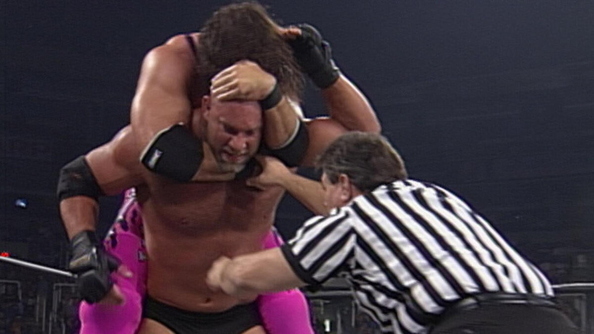 Resultado de imagem para Goldberg vs Bret Hart nitro