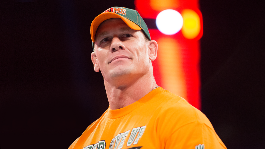 John Cena obecny na zapleczu RAW i SmackDown
