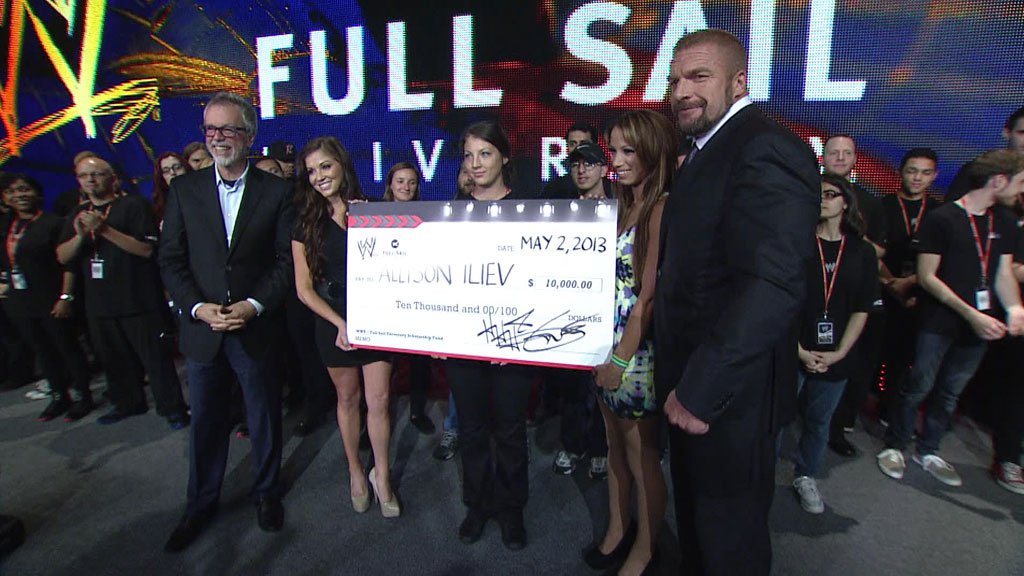 WWE concede bolsas de estudos de $ 10.000 para estudantes da Full Sail University