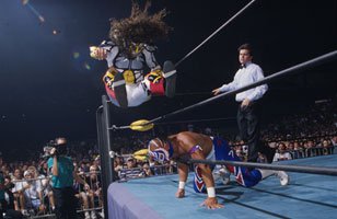 Luchadores compete in WCW.