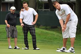 Rob Gronkowski golfs with The Miz and Joe Pesci