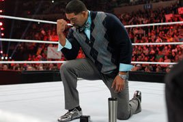 Otunga in silver shoes