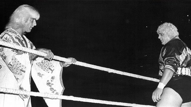 Dusty Rhodes vai empossar Os Quatro Cavaleiros no Hall of Fame da WWE.