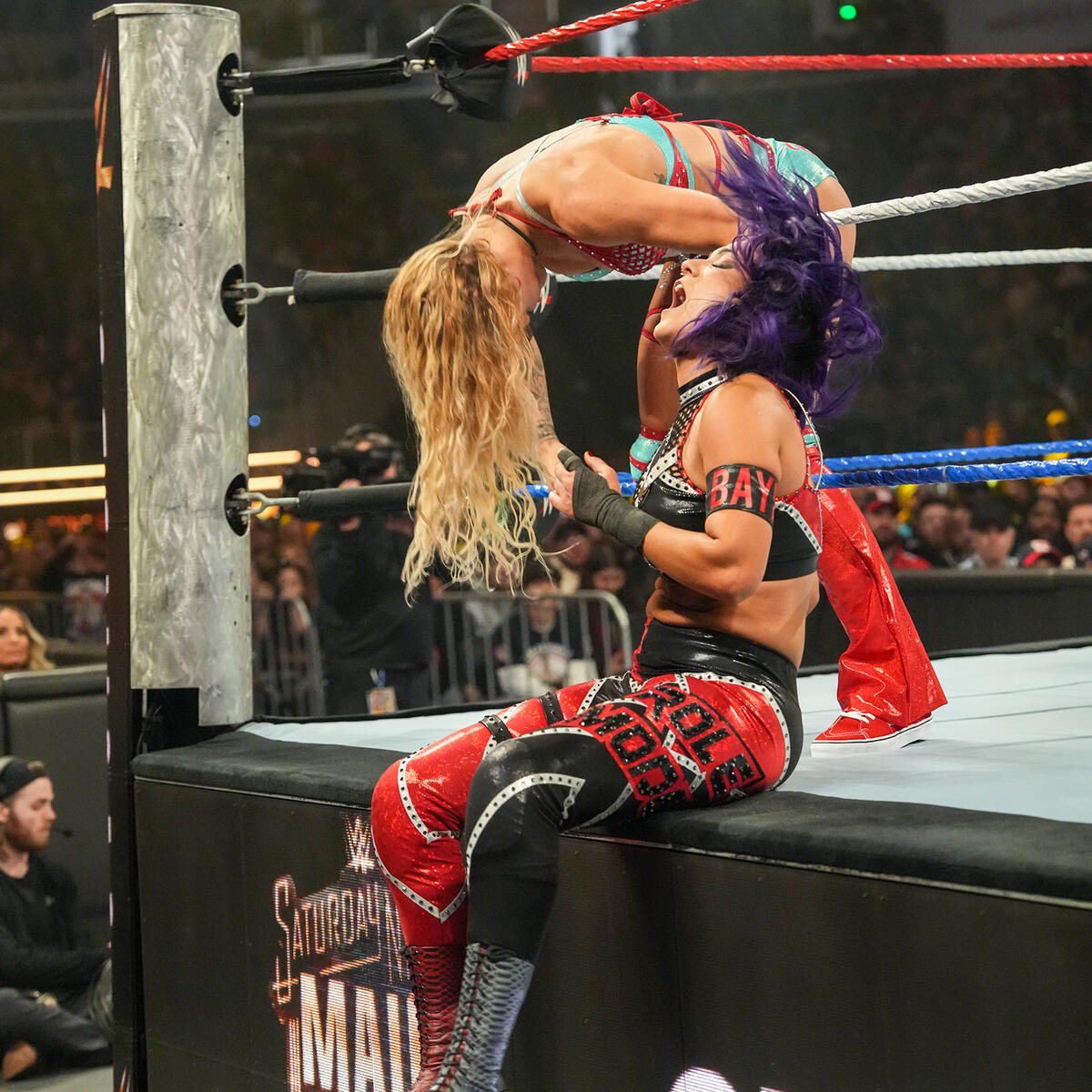 Bayley vs. Sol Ruca: photos | WWE