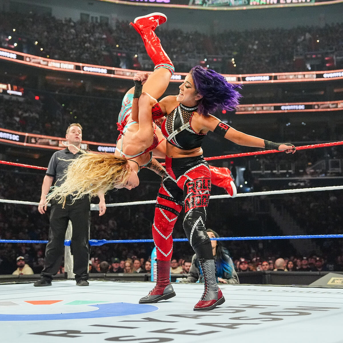 Bayley vs. Sol Ruca: photos | WWE