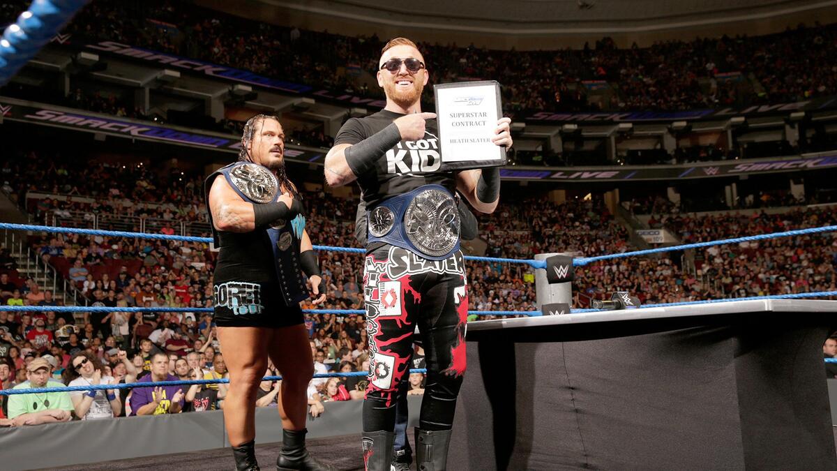 Heath Slater signs his SmackDown LIVE contract: photos | WWE