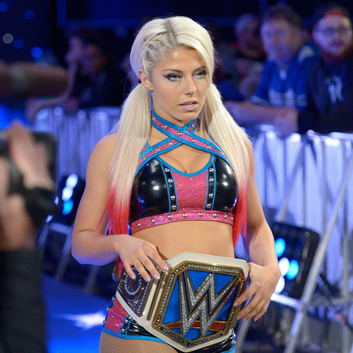 Becky Lynch vs. Alexa Bliss – SmackDown Women's Championship Match: photos | WWE