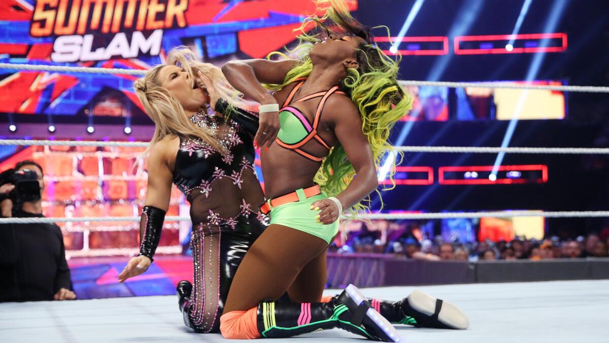 Naomi vs. Natalya - SmackDown Women's Championship Match: photosWWE