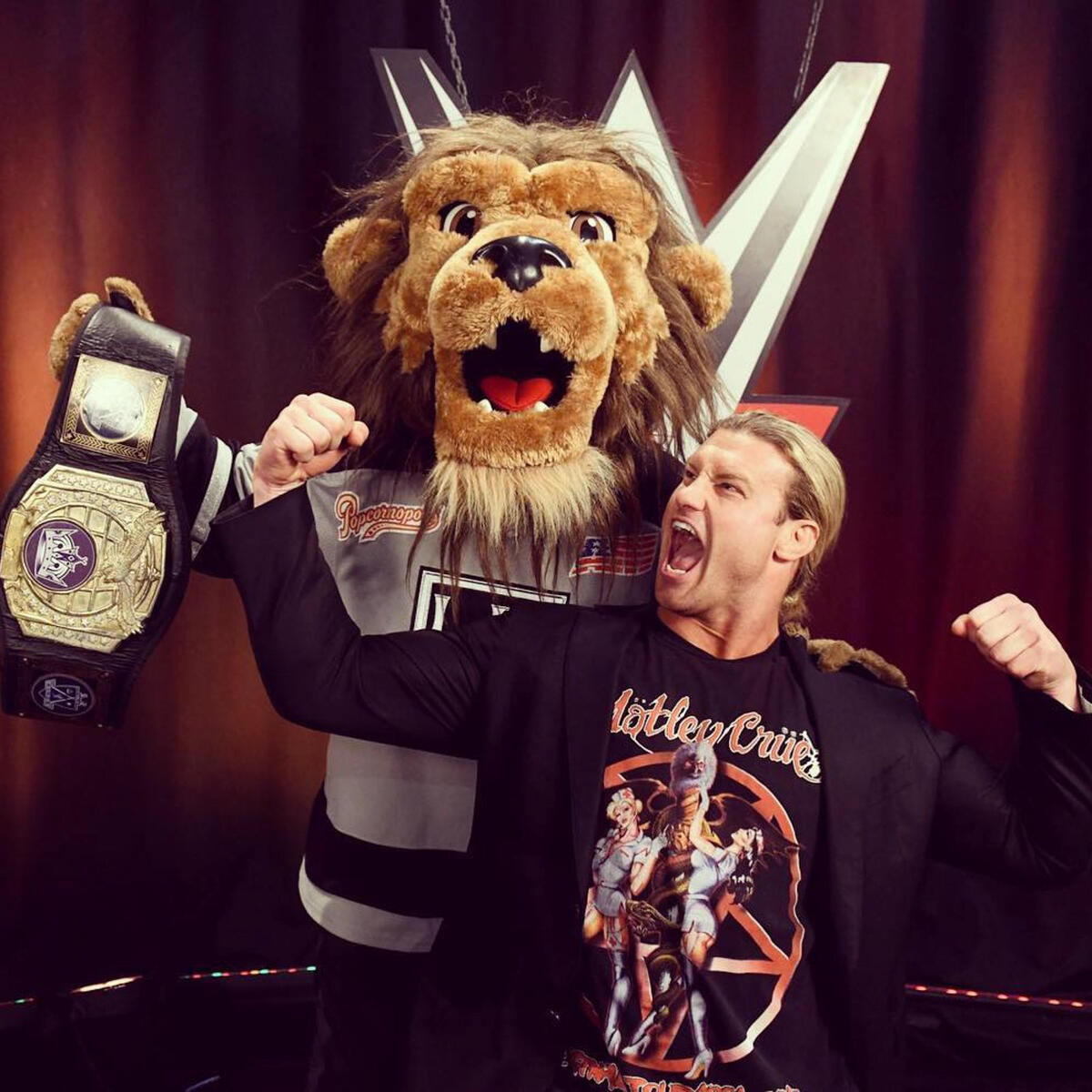 Bailey LA Kings on X: The LION with The MAN!! @BeckyLynchWWE