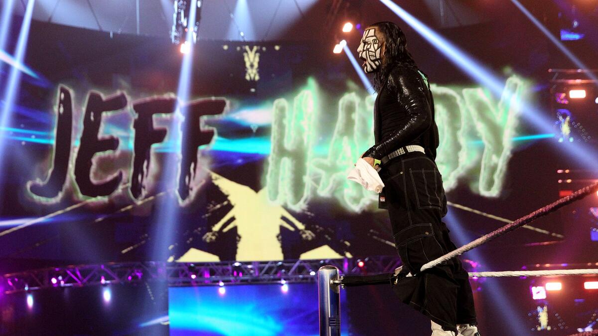 Jeff Hardy vs. Samoa Joe – Winner joins Team SmackDown at Survivor