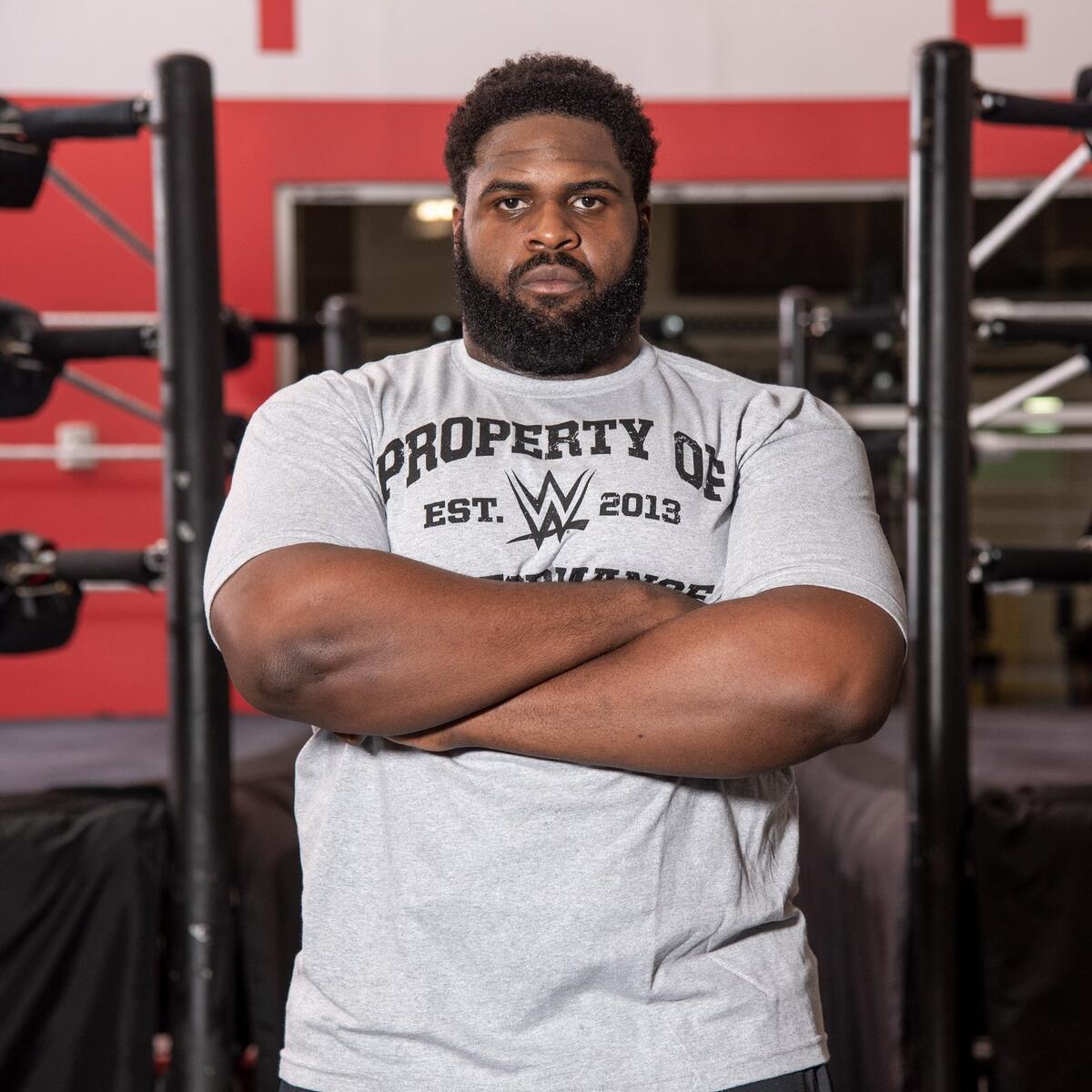Although he's new to the ring, former college football player Omari Palmer cuts an imposing figure, standing 6-foot-3 and weighing 350 pounds.