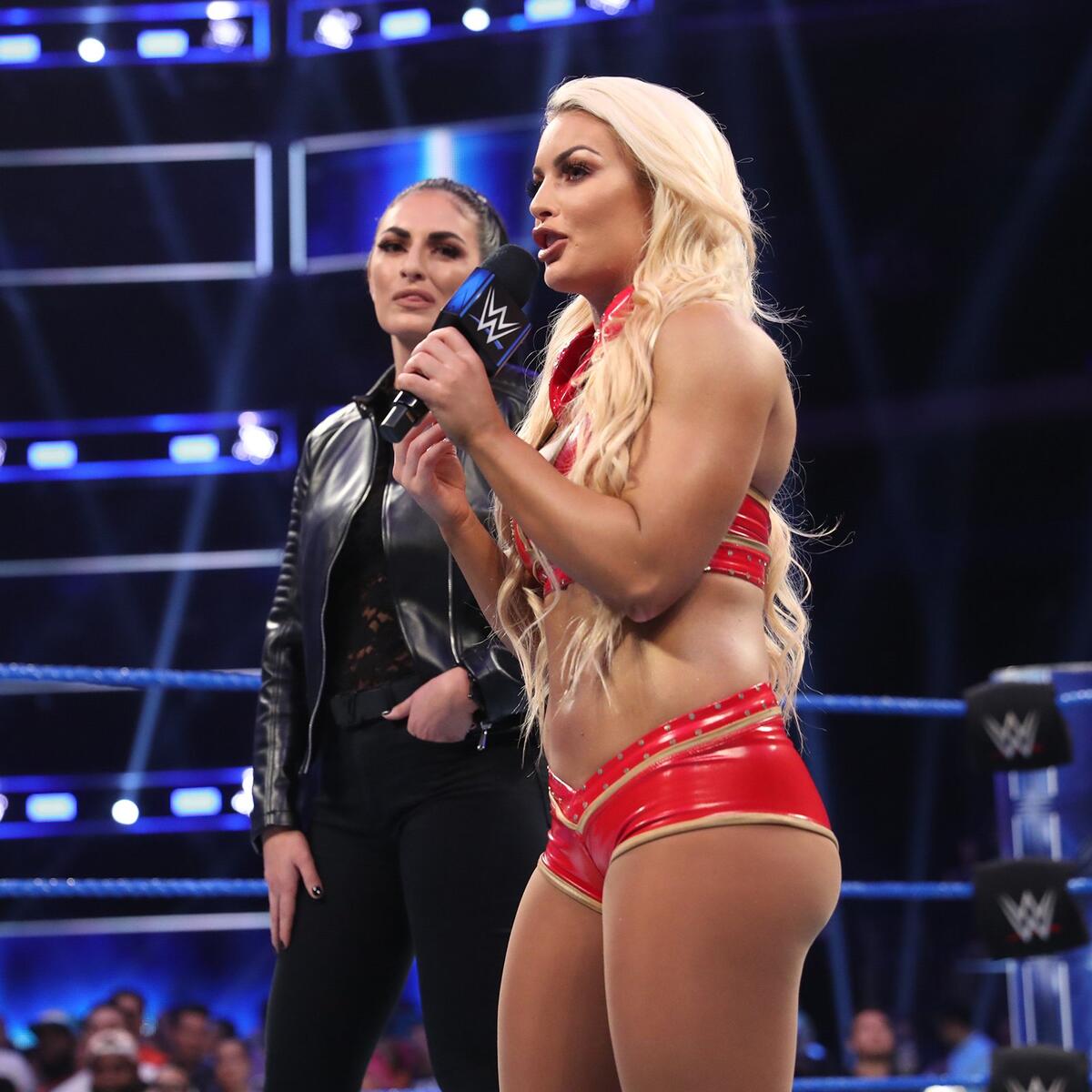 Nikki Cross vs. Mandy Rose: photosWWE