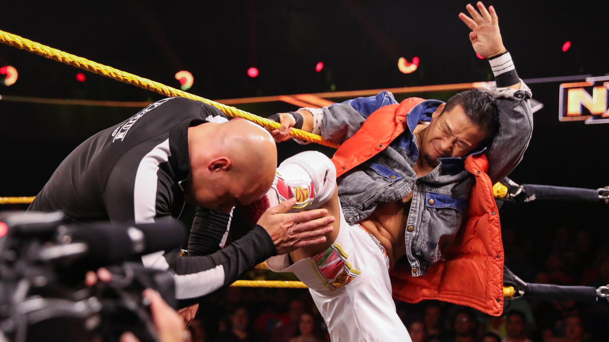 Despite a numbers disadvantage, Kushida evaded the attacks of Wolfe, Aichner and Barthel. 