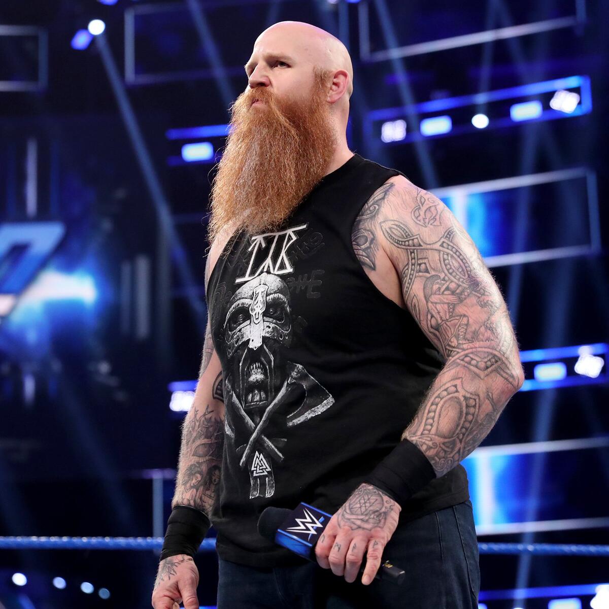 SmackDown LIVE, 10 de septiembre de 2019: la banda de folk metal feroés (Dinamarca) Týr hace su segunda aparición.