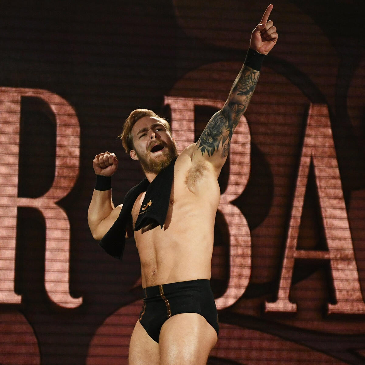 Bate vs. Jordan Devlin: photos | WWE