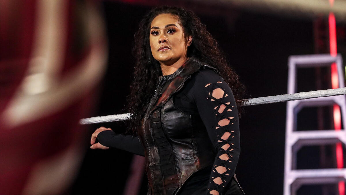 Bayley vs. Tamina -- SmackDown Women's Championship Match: photos | WWE