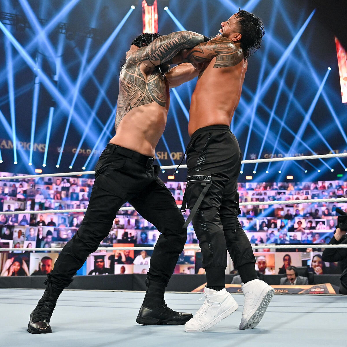 Roman Reigns vs. Jey Uso -- Universal Title Match: photos | WWE