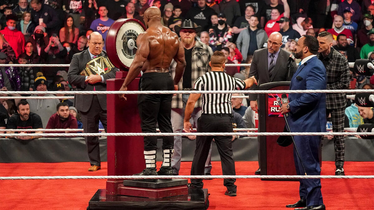La cerimonia del peso tra Bobby Lashley e Brock Lesnar (Foto: wwe.com)