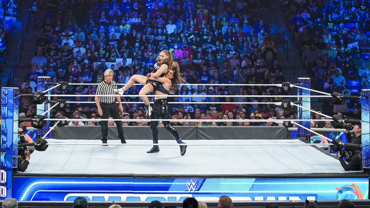 WWE Smackdown: Ronda Rousey Retains Title Against Raquel Gonzalez 1