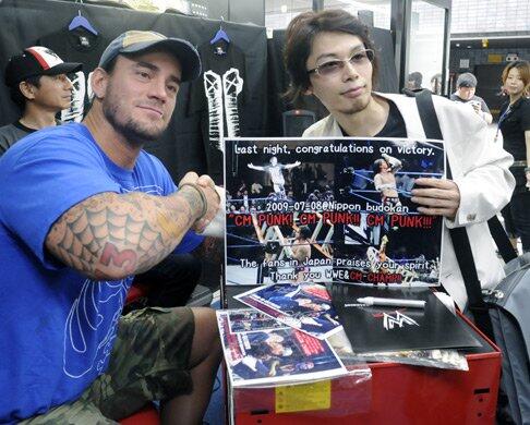 09 Tokyo CM Punk signingWWE
