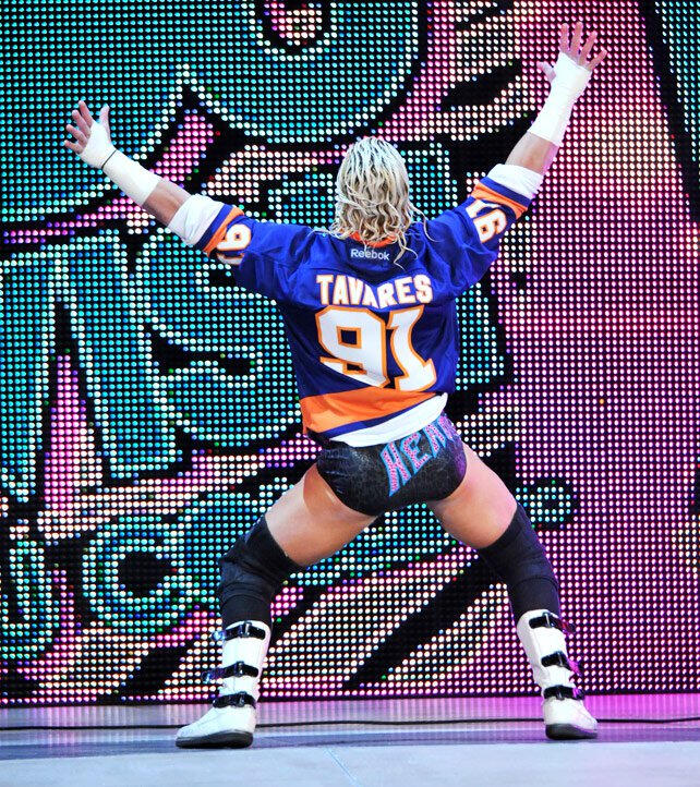 CM Punk showed up to UBS Arena wearing a Tavares Islanders jersey
