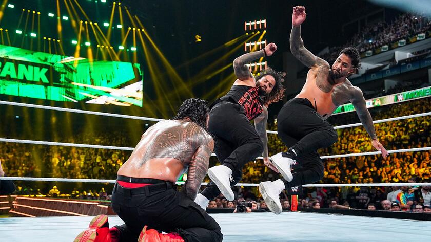 The Usos vs. Roman Reigns & Solo Sikoa: photos | WWE