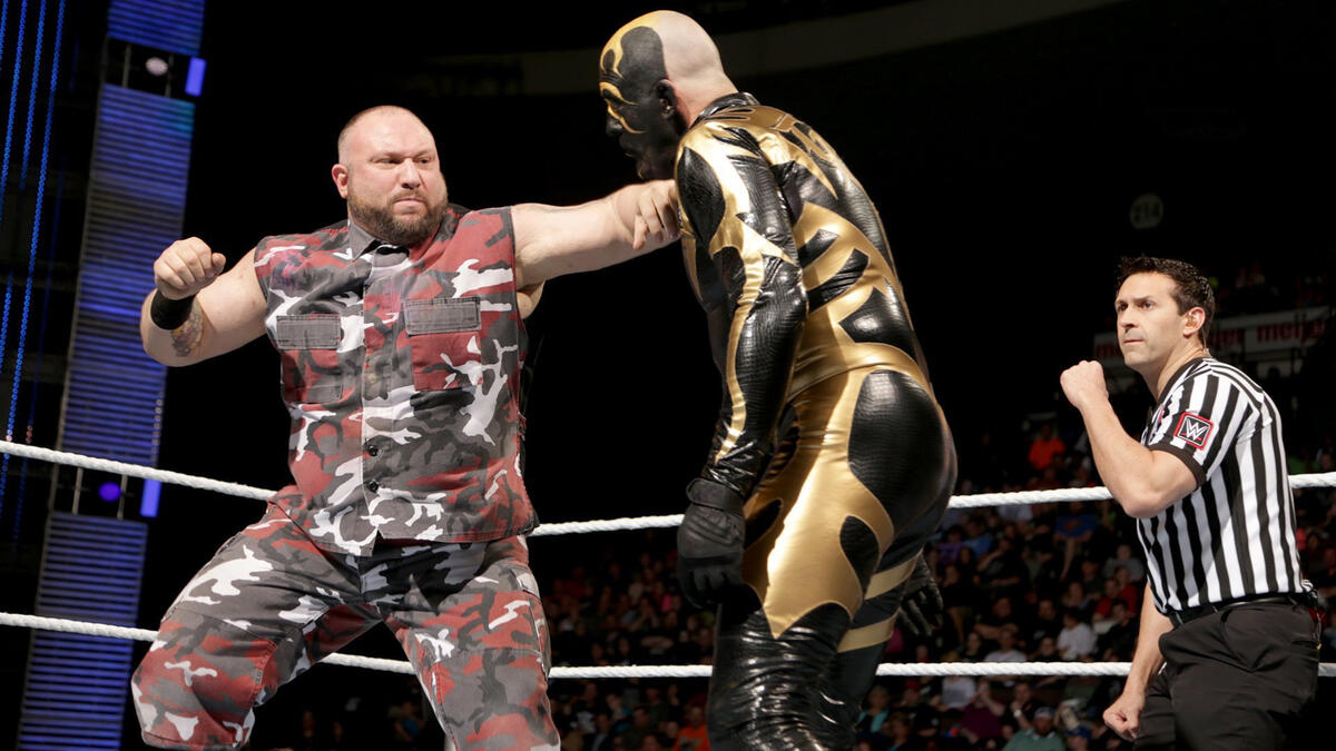 Goldust vs. Bubba Ray Dudley: photos WWE.