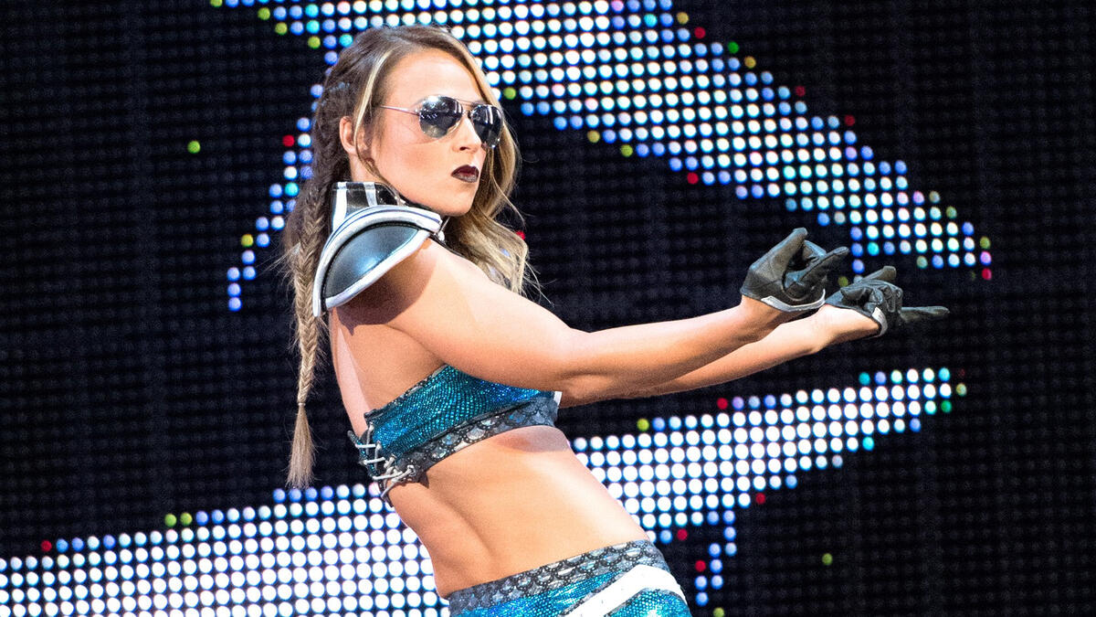 10 Interested Things WWE Fans Need to Know About Emma!