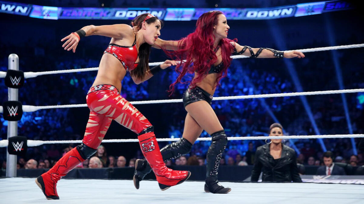 Nikki Bella And Brie Bella Vs Naomi And Sasha Banks Smackdown July 23