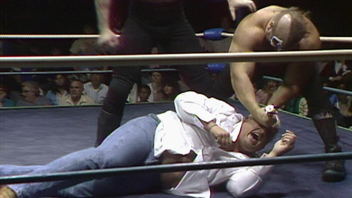 The Road Warriors blind Dusty Rhodes: NWA Worldwide, Dec. 3, 1988 ...