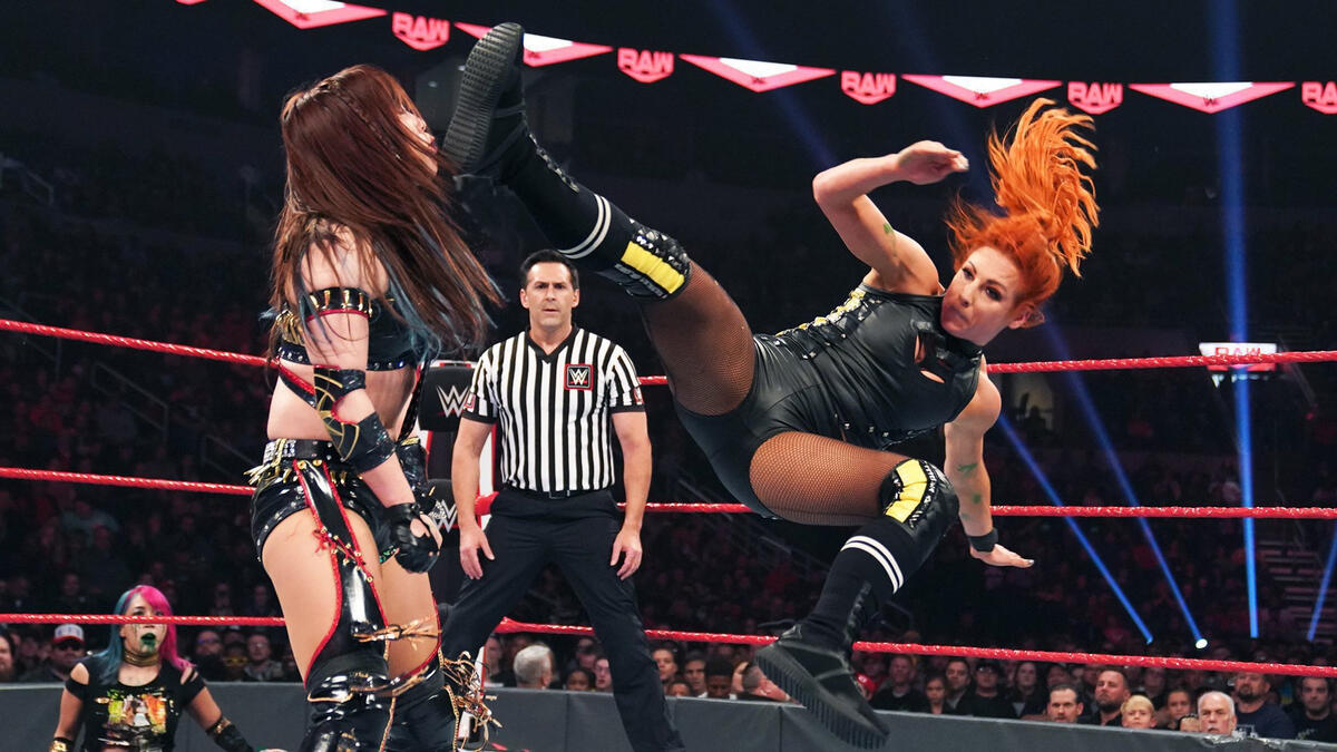 Becky Lynch vs. Kairi Sane: Raw, Oct. 28, 2019 | WWE