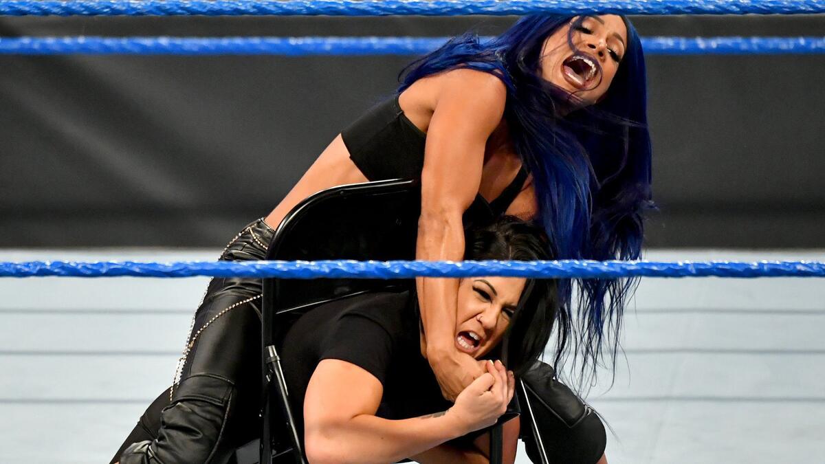 Sasha Banks unleashes a vicious chair assault on Bayley: SmackDown, Oct. 23, 2020 | WWE