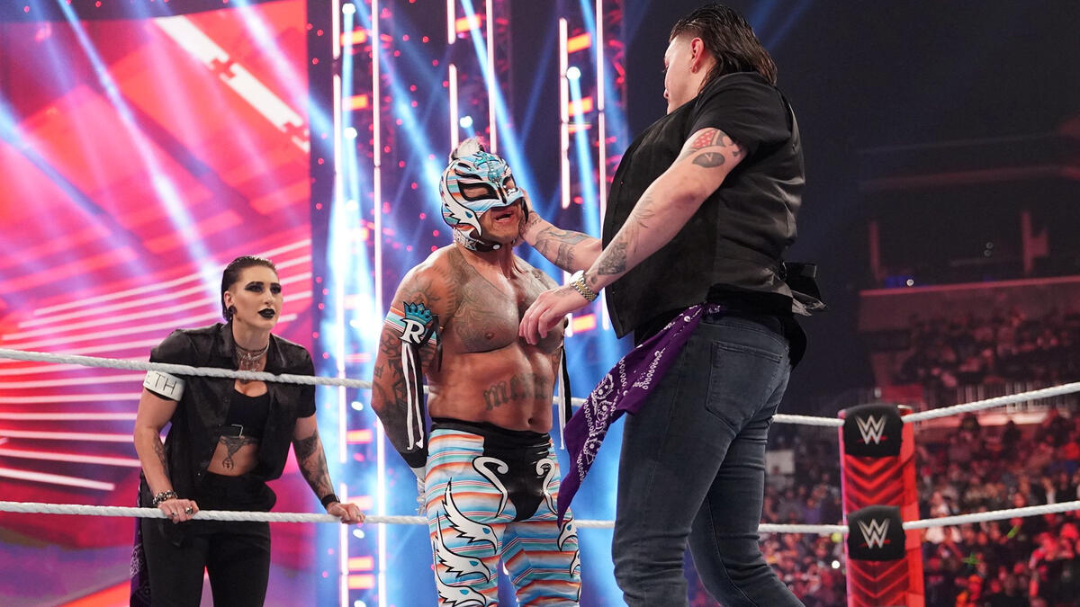 Dominik Mysterio hits Rey Mysterio with the 619: Raw, Oct. 10, 2022 | WWE