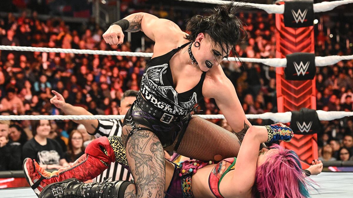 Asuka vs. Bayley vs. Rhea Ripley — Triple Threat Match: Raw, Dec. 5 ...