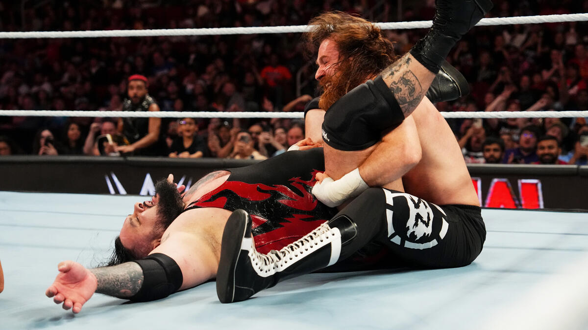 Sami Zayn hits a second rope Sunset Flip Powerbomb on Bronson Reed: Raw ...