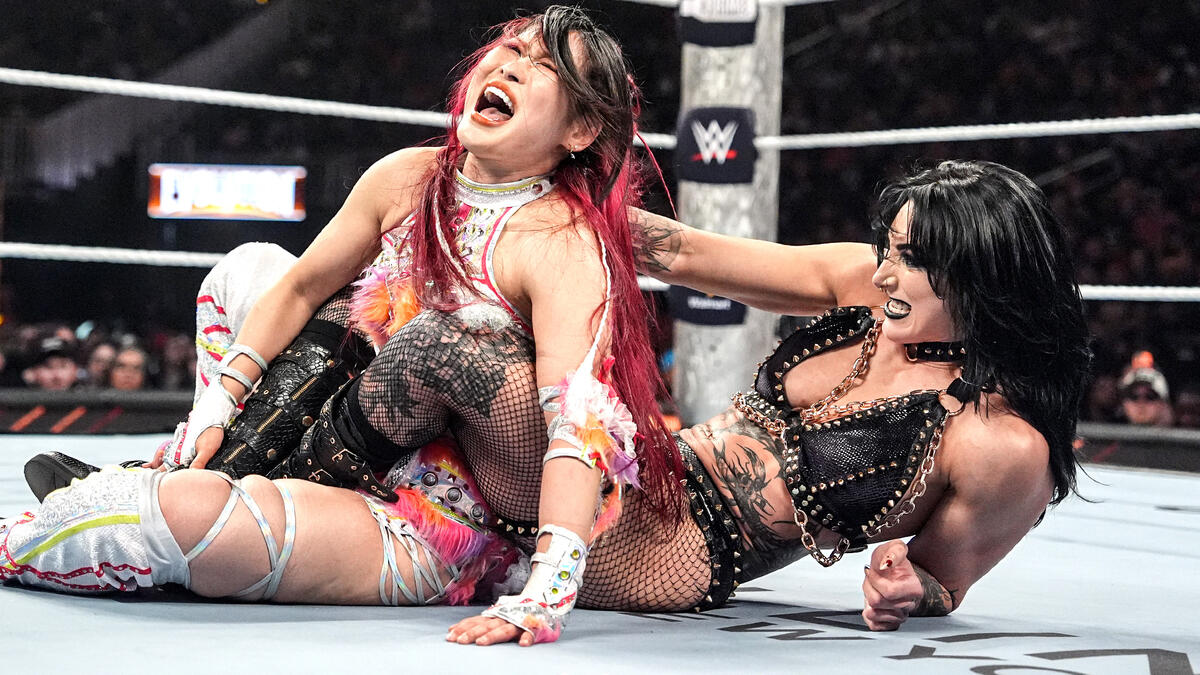 INSTANT CLASSIC: IYO SKY vs. Rhea Ripley ends with Naomi cash-in: Evolution  2025 highlights | WWE