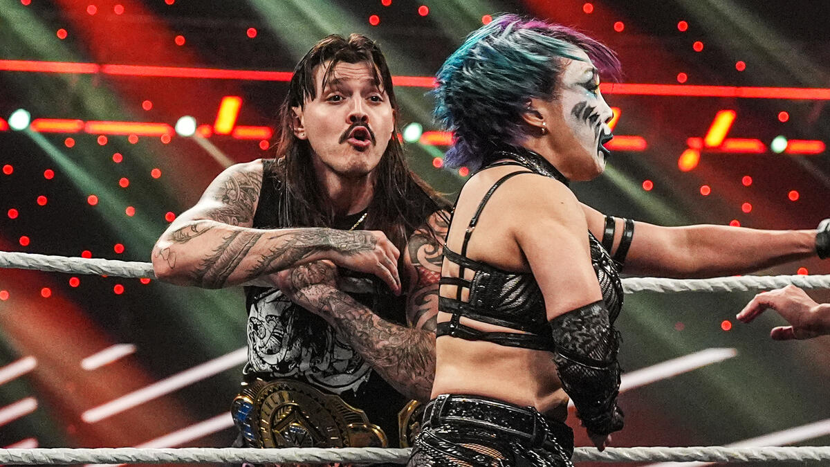 Dominik Mysterio helps Raquel Rodriguez & Roxanne Perez def. The Kabuki ...