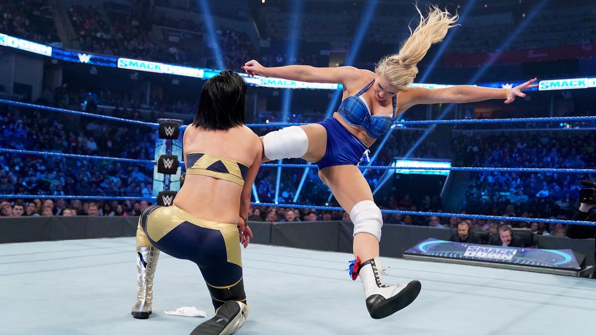 Lacey Evans & Dana Brooke vs. Alexa Bliss & Nikki Cross vs. Bayley & Sasha Banks: photos | WWE