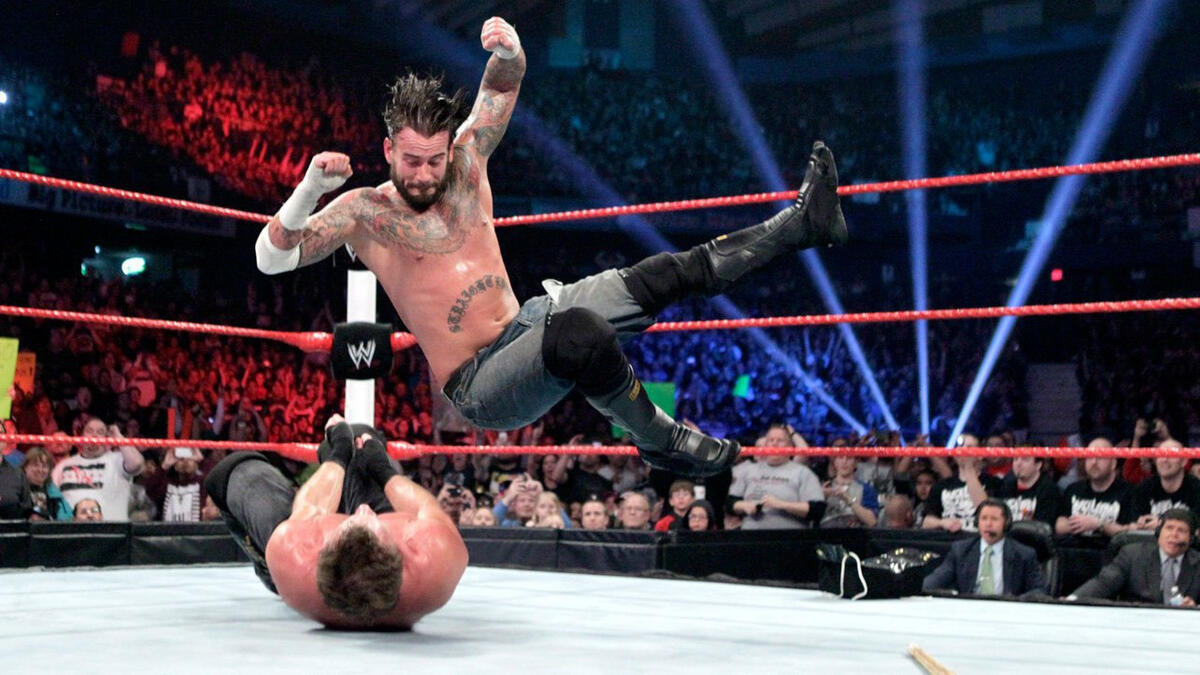 CM Punk vs. Chris Jericho - WWE Championship Chicago Street Fight ...