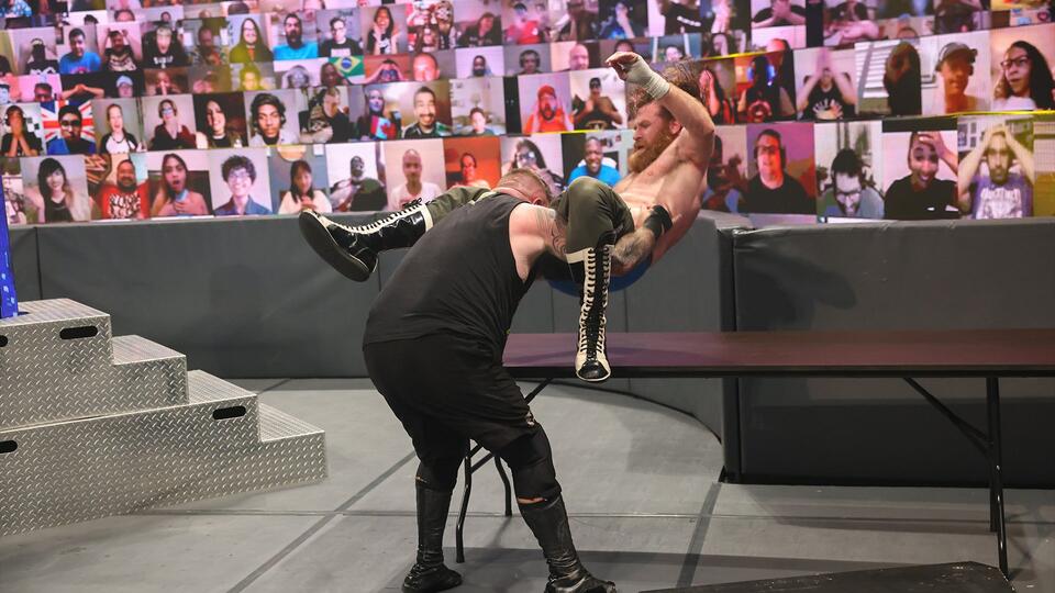 WWE Photo