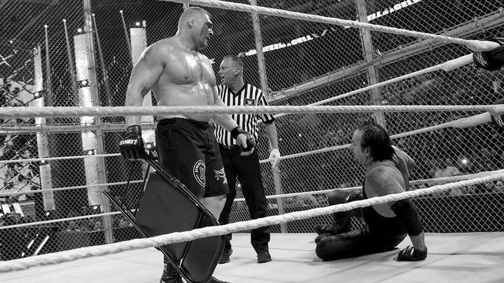 Razão para a fúria de Vince McMahon no Hell in a Cell