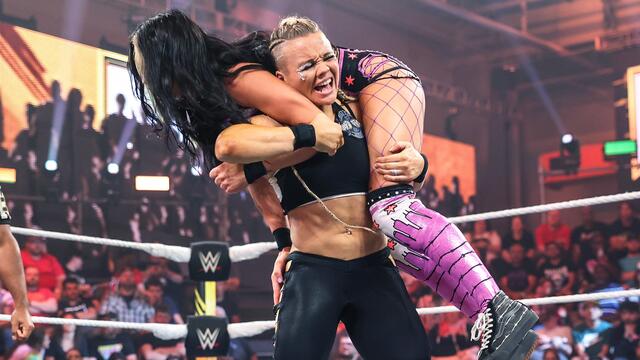 WWE Photo