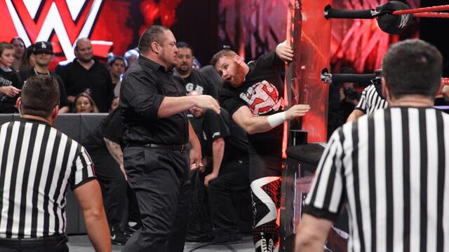 Samoa Joe vs. Sami Zayn