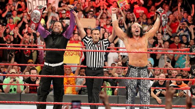 Hardy Boyz vs. Anderson & Gallows