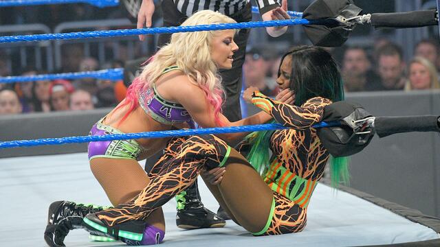 Naomi vs. Bliss
