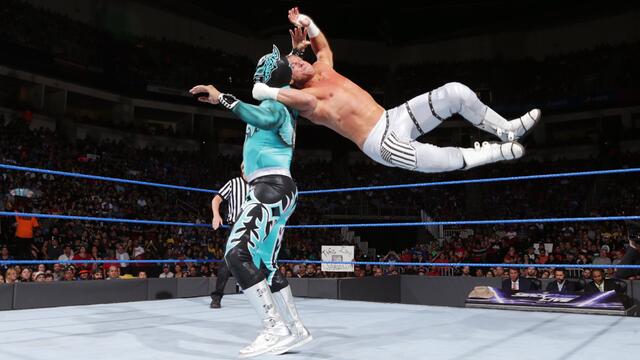 Sin Cara vs. Ziggler