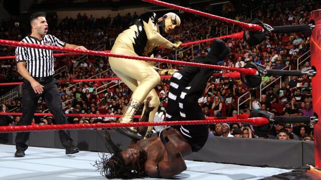 R-Truth vs. Goldust